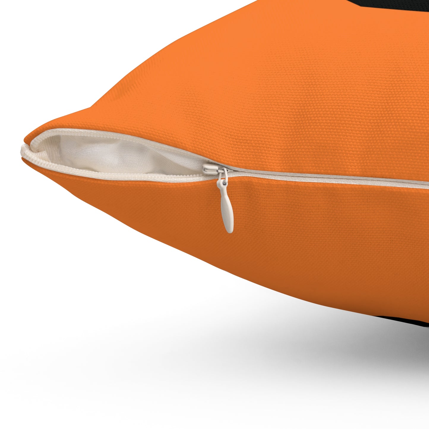 Coussin de chat noir d'Halloween, coussin carré orange avec chat noir, coussin de créateur imprimé 100 % polyester, 18 x 18 pouces, décoration d'Halloween