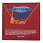 Collar de graduación con el mensaje Orgullo y alegría de mamá | Un regalo sincero para una madre: collar con nombre personalizado