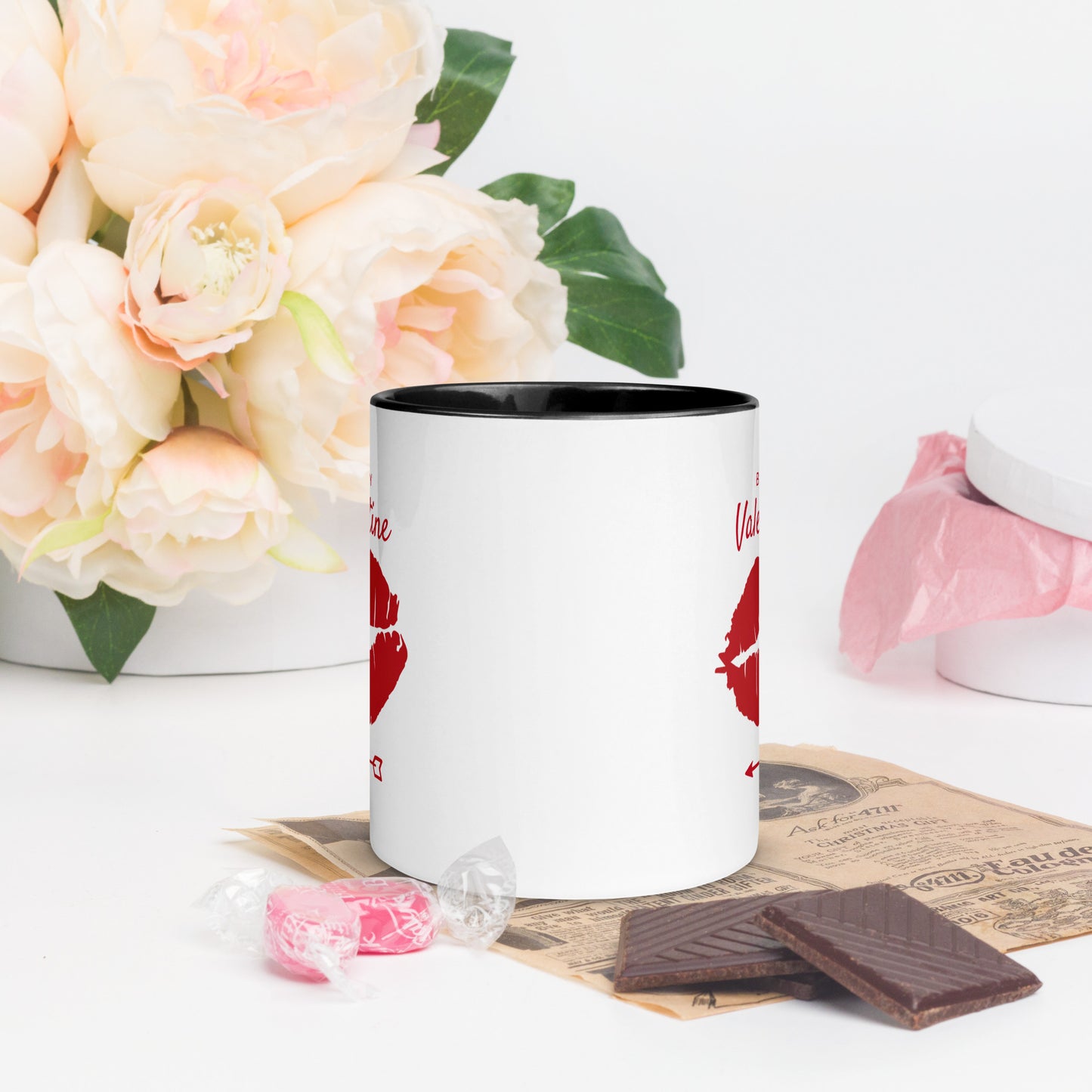 Taza de café con un dulce beso de San Valentín