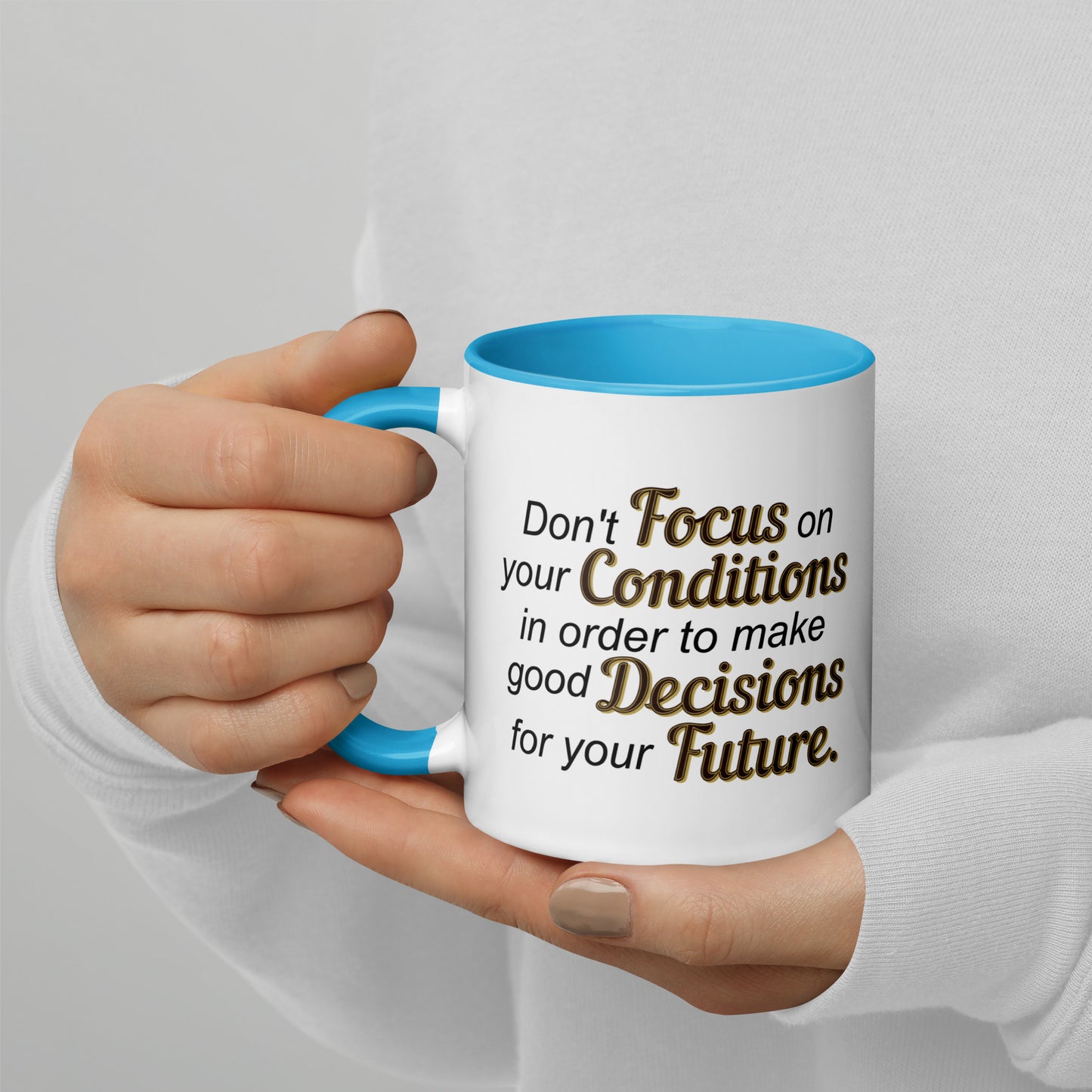 Taza de café para tomar decisiones con visión de futuro