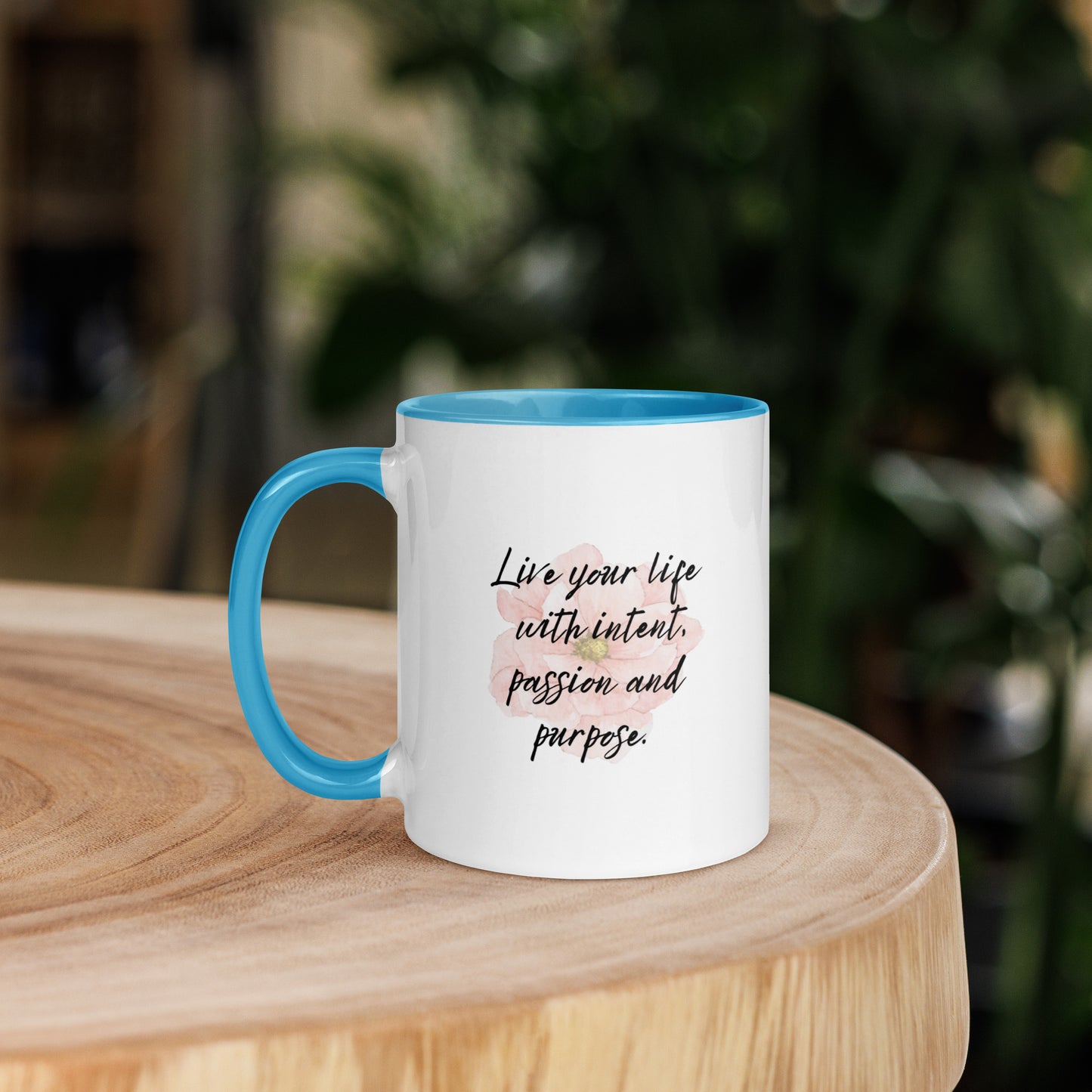 Taza de café inspiradora con texto "Vida intencional"
