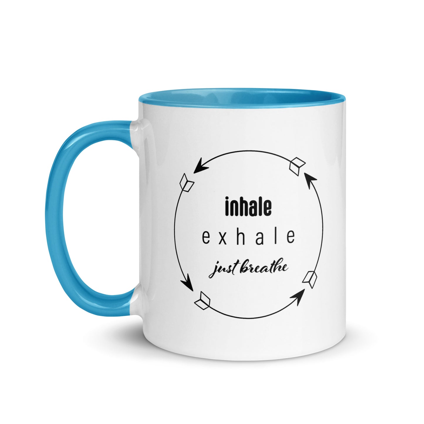 Respiraciones tranquilas: taza de café con serenidad guiada por flechas