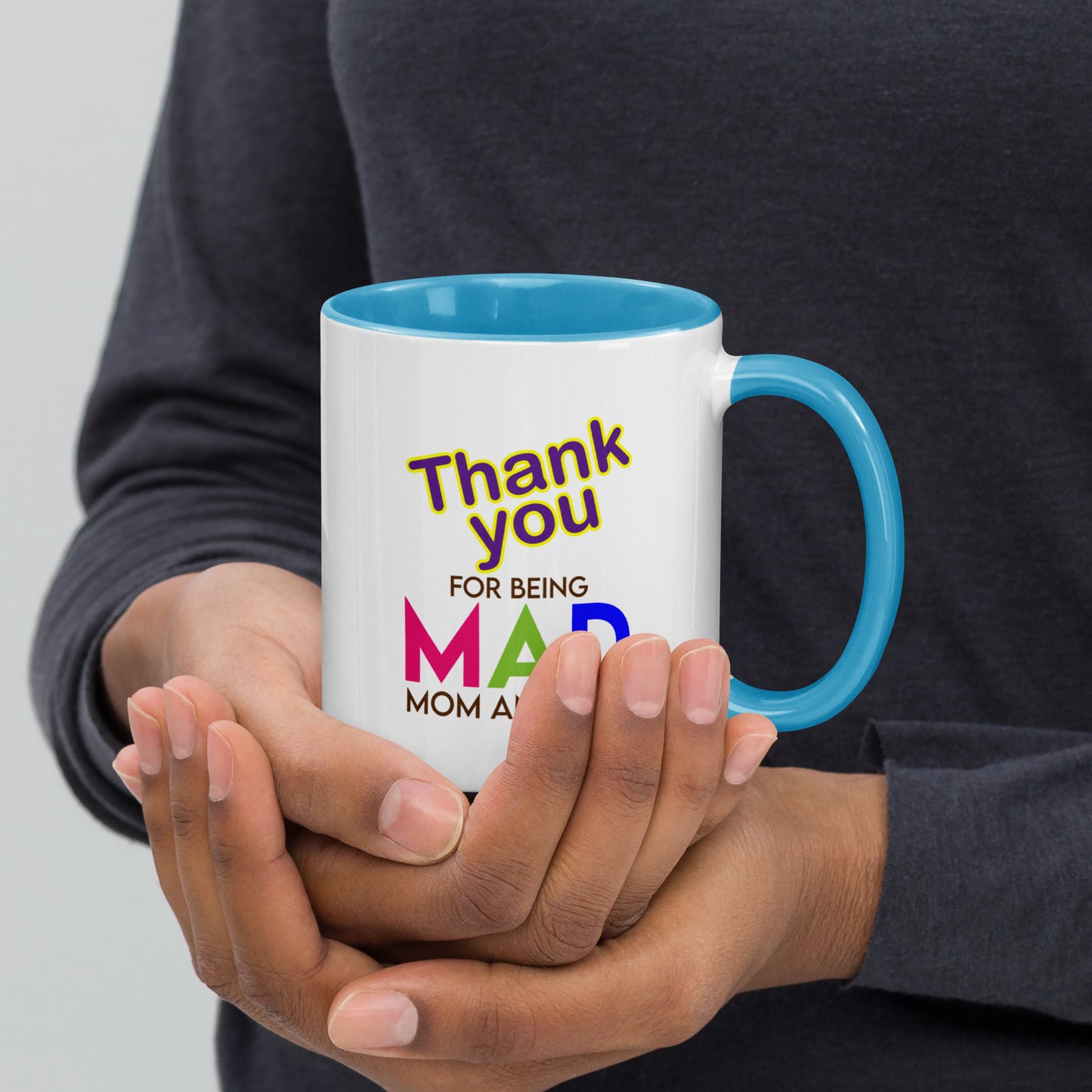 Taza de café con agradecimiento por ser mamá y papá: gratitud sincera en una taza