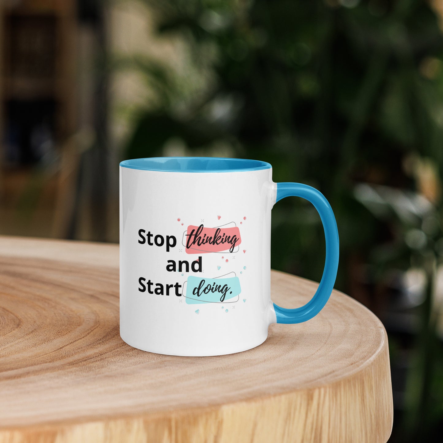 Taza de café motivacional Piensa menos, haz más