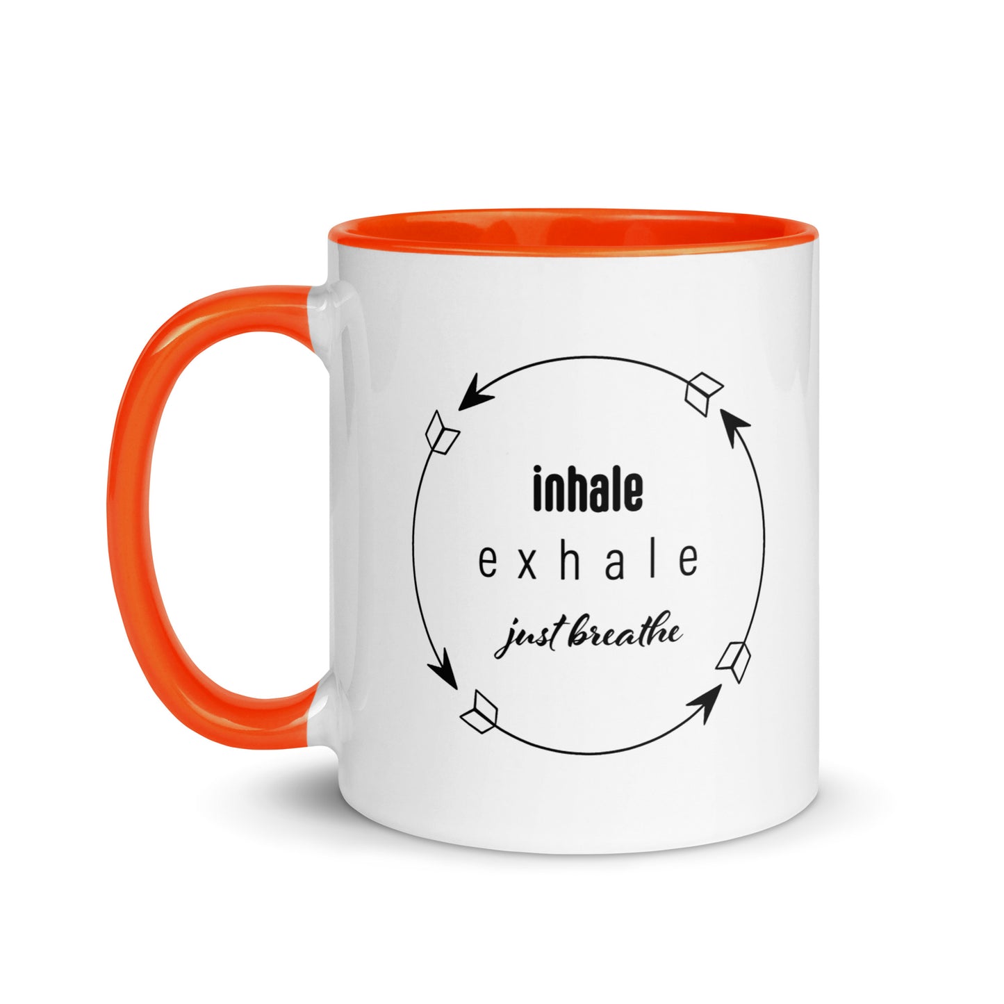 Respiraciones tranquilas: taza de café con serenidad guiada por flechas