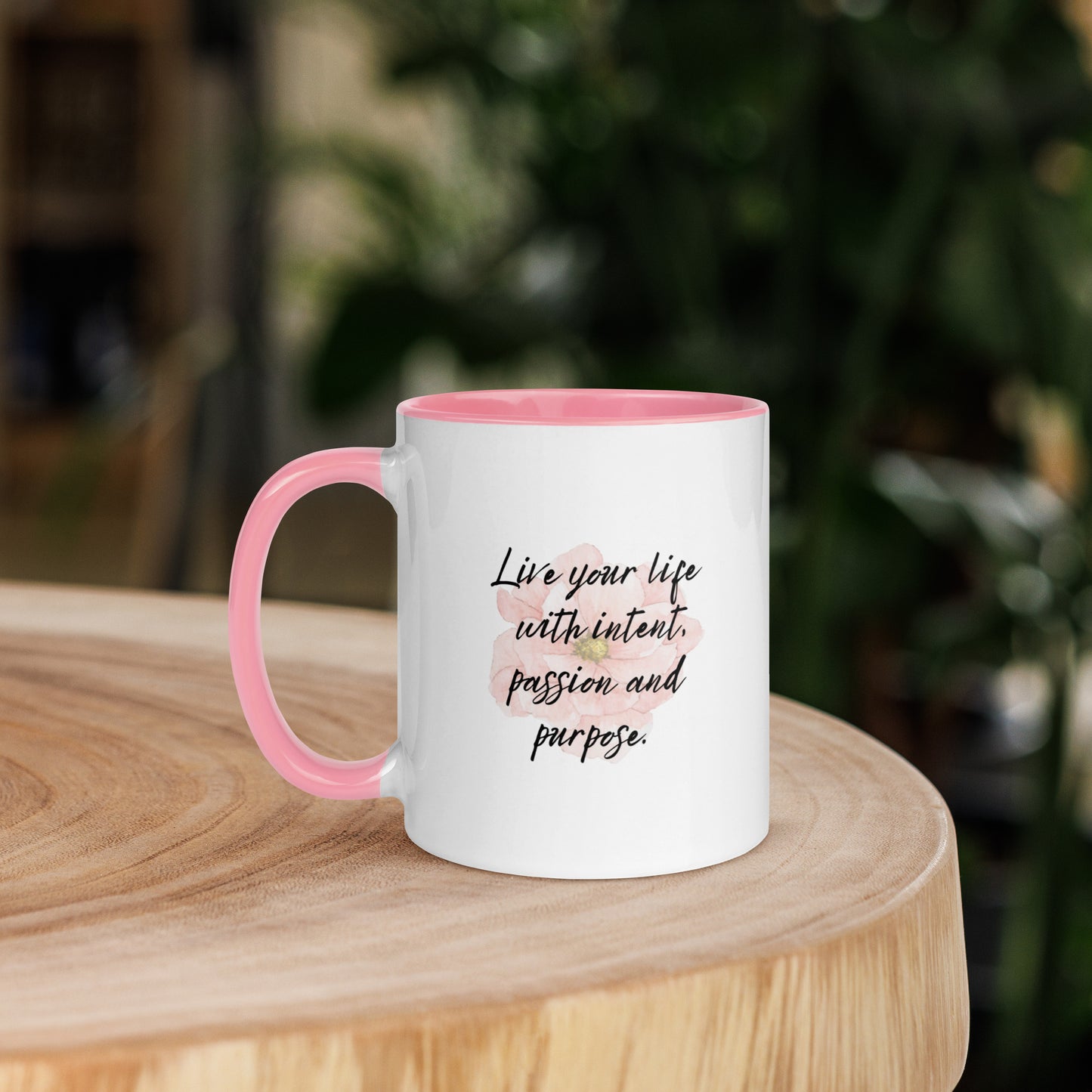 Taza de café inspiradora con texto "Vida intencional"