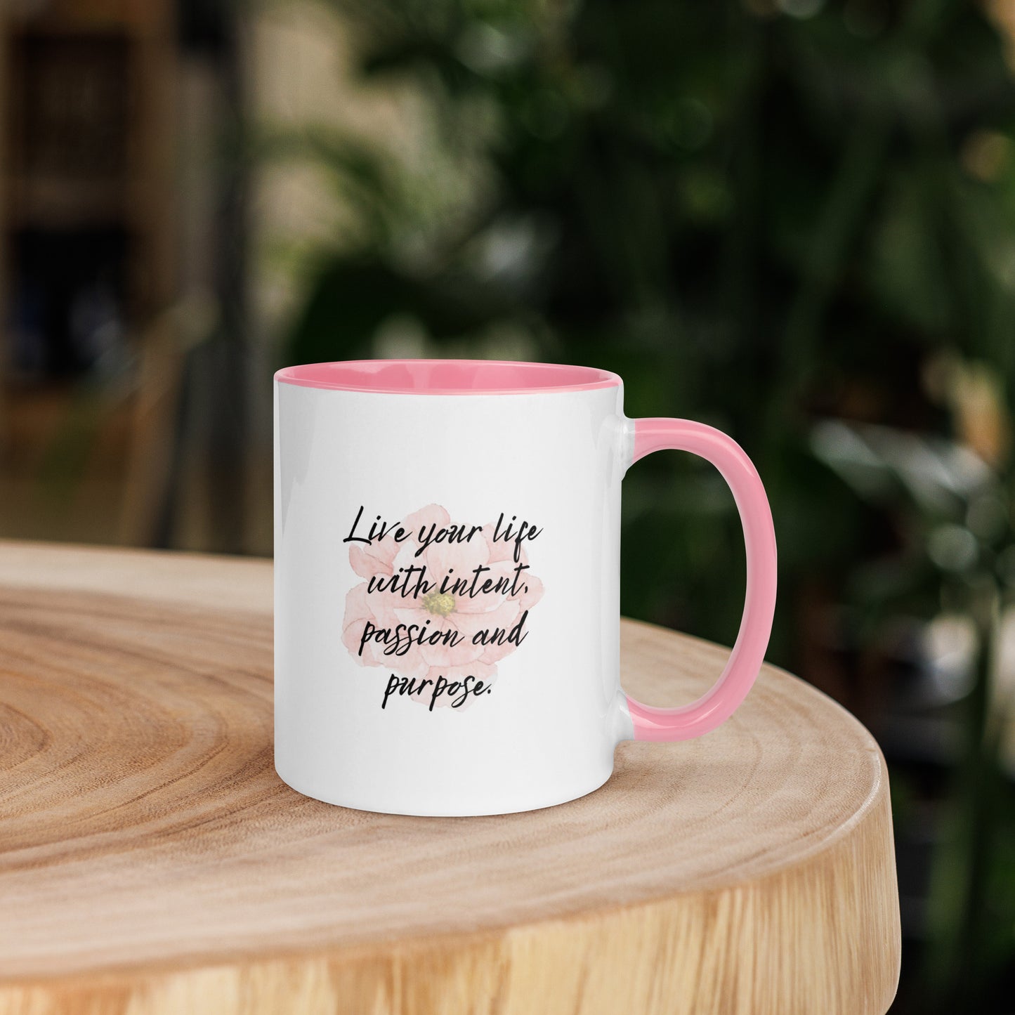 Taza de café inspiradora con texto "Vida intencional"
