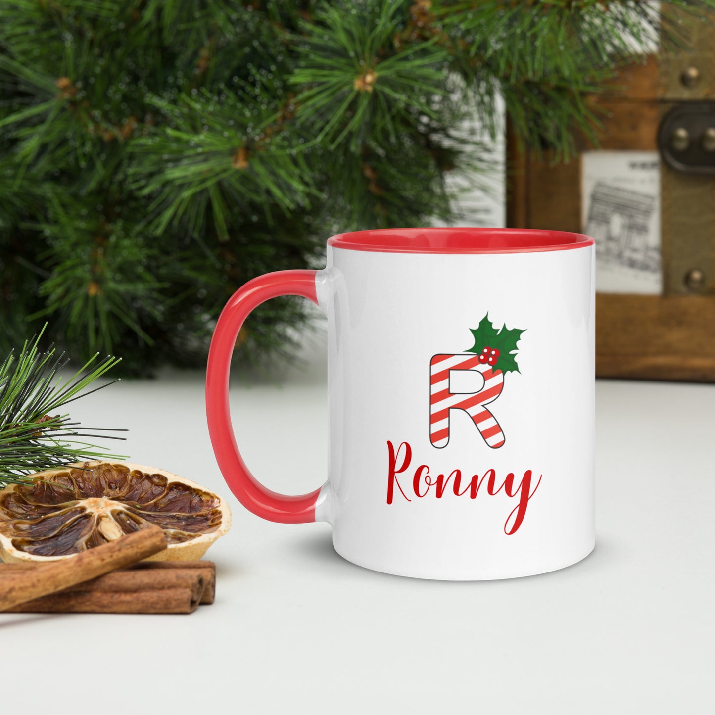 Festive R: Taza de café navideña personalizada para Ronny