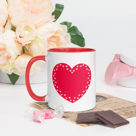 Taza de café con un corazón grande