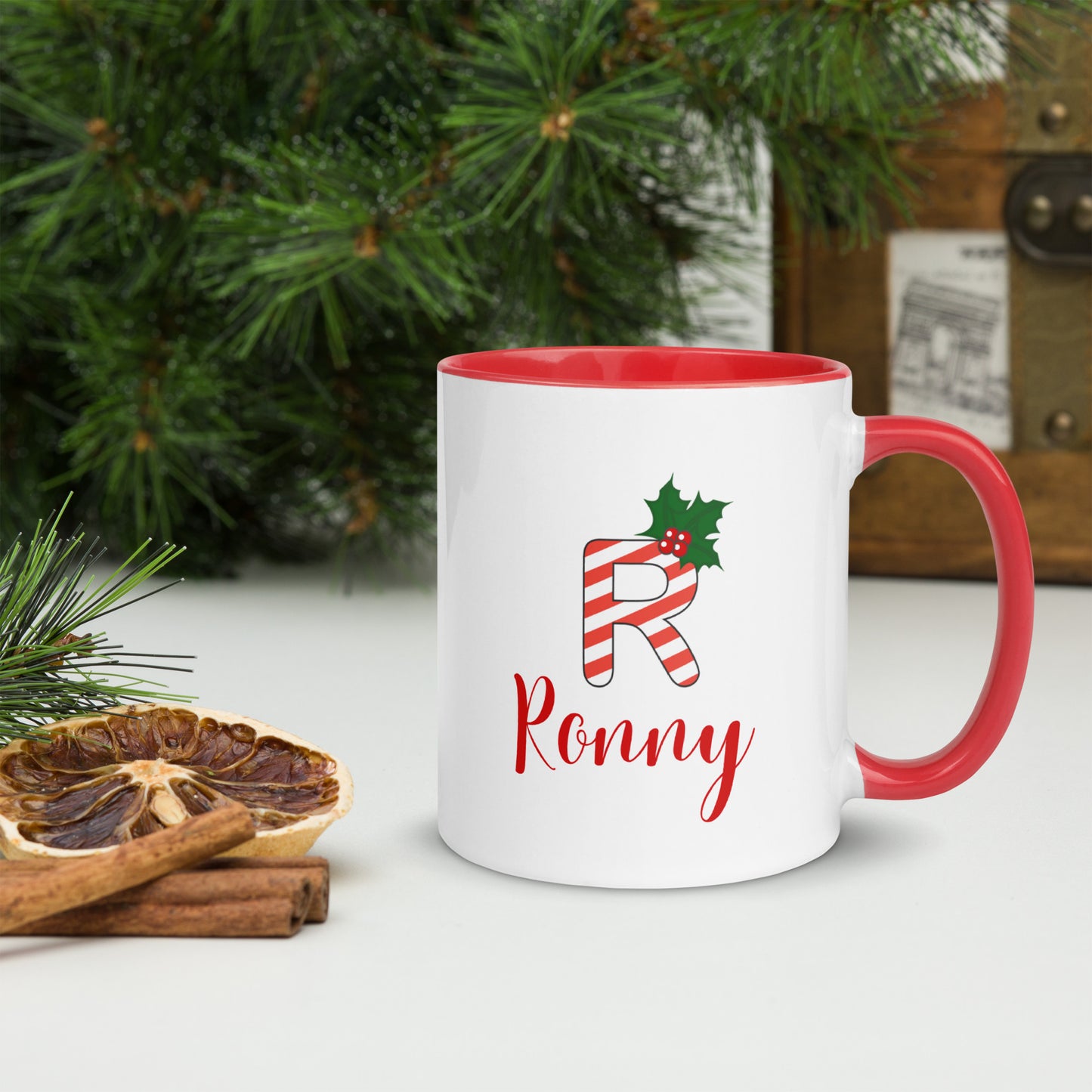 Festive R: Taza de café navideña personalizada para Ronny