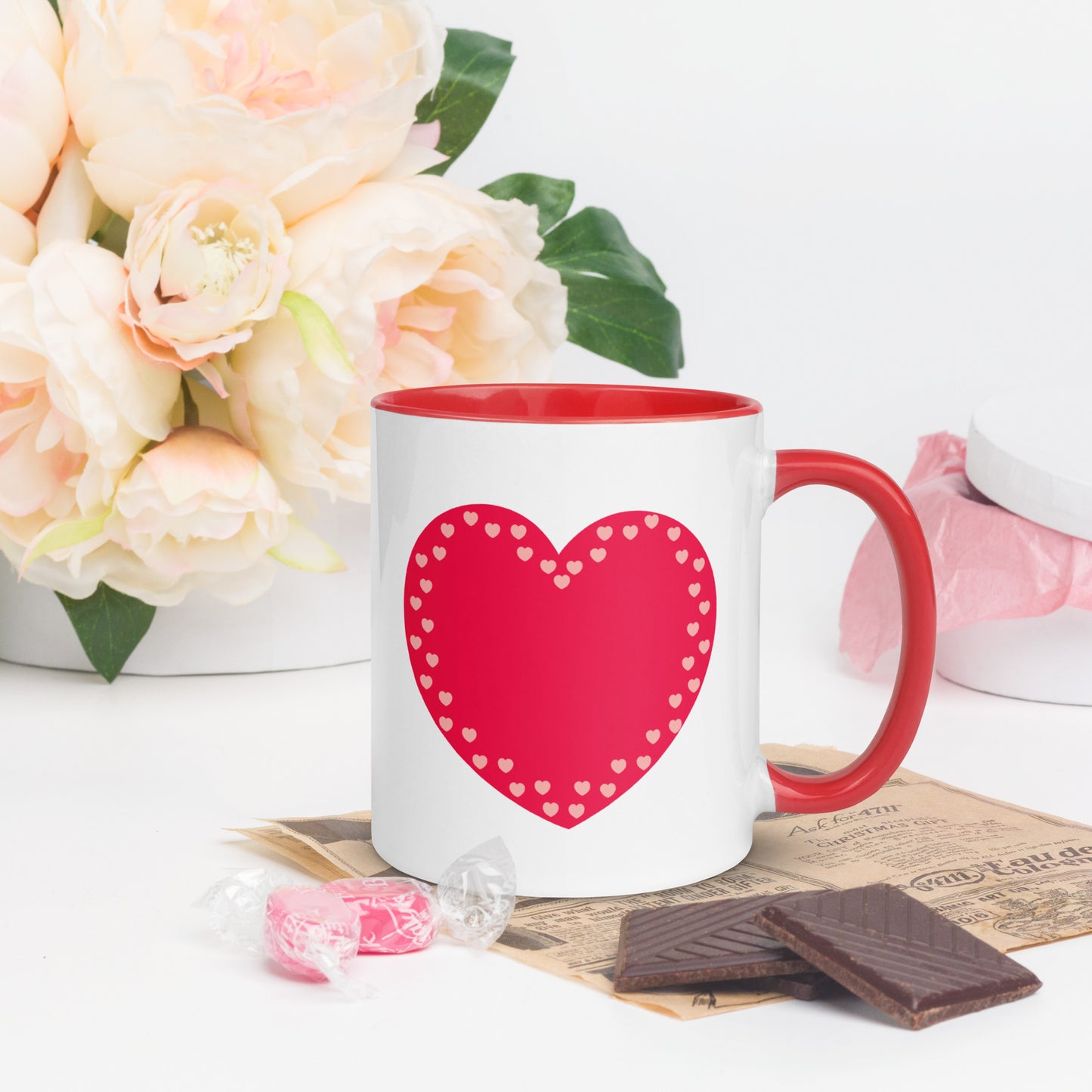 Taza de café con un corazón grande
