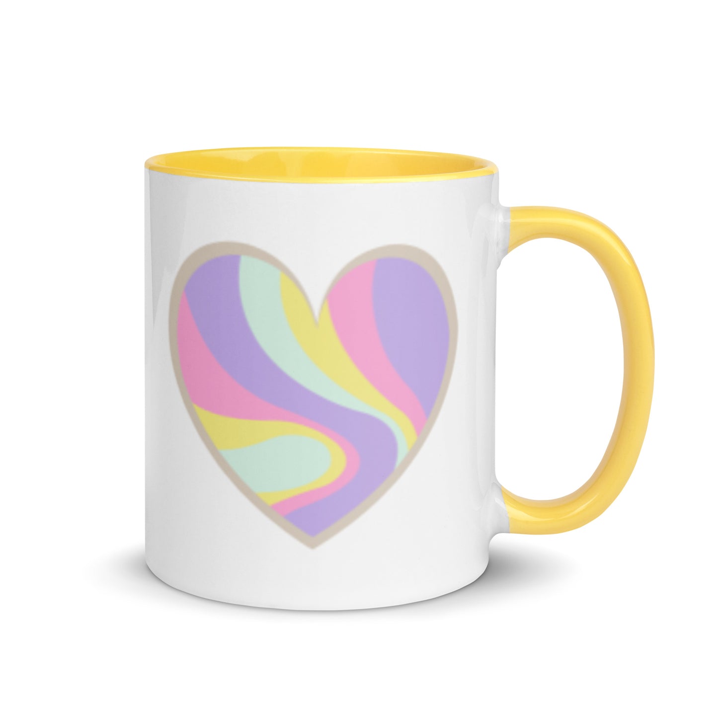 Taza de café colorida con corazón en llamas
