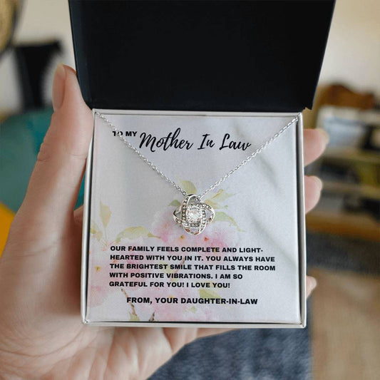 Tu complète notre famille : collier cadeau pour belle-mère reconnaissante