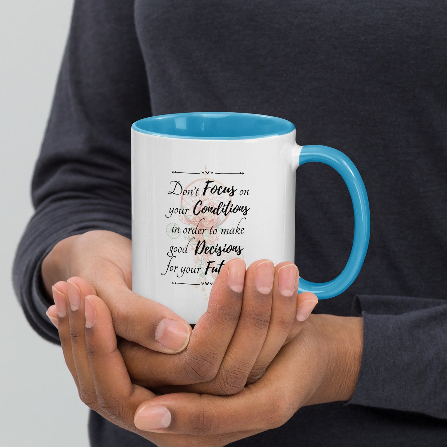 Taza de café inspiradora para tomar decisiones con visión de futuro